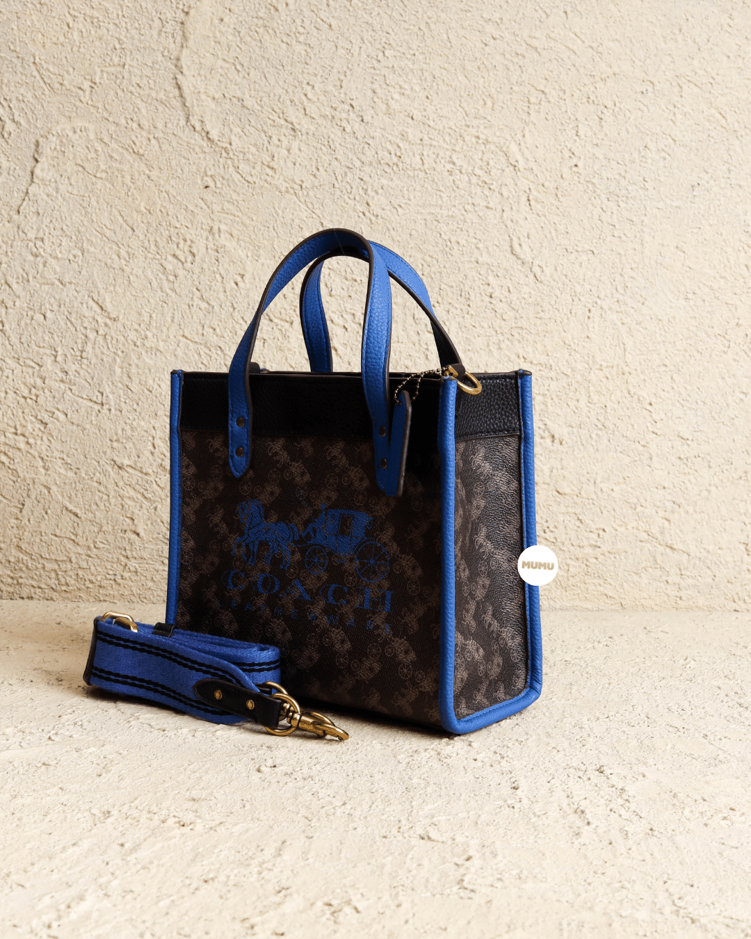 Field Tote 22 With Horse And Carriage Print And Carriage Badge Truffle Blue Fin