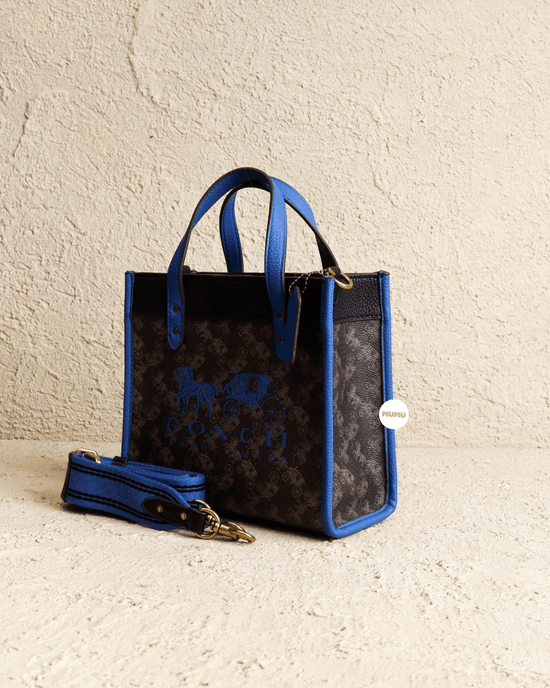 Field Tote 22 With Horse And Carriage Print And Carriage Badge Truffle Blue Fin