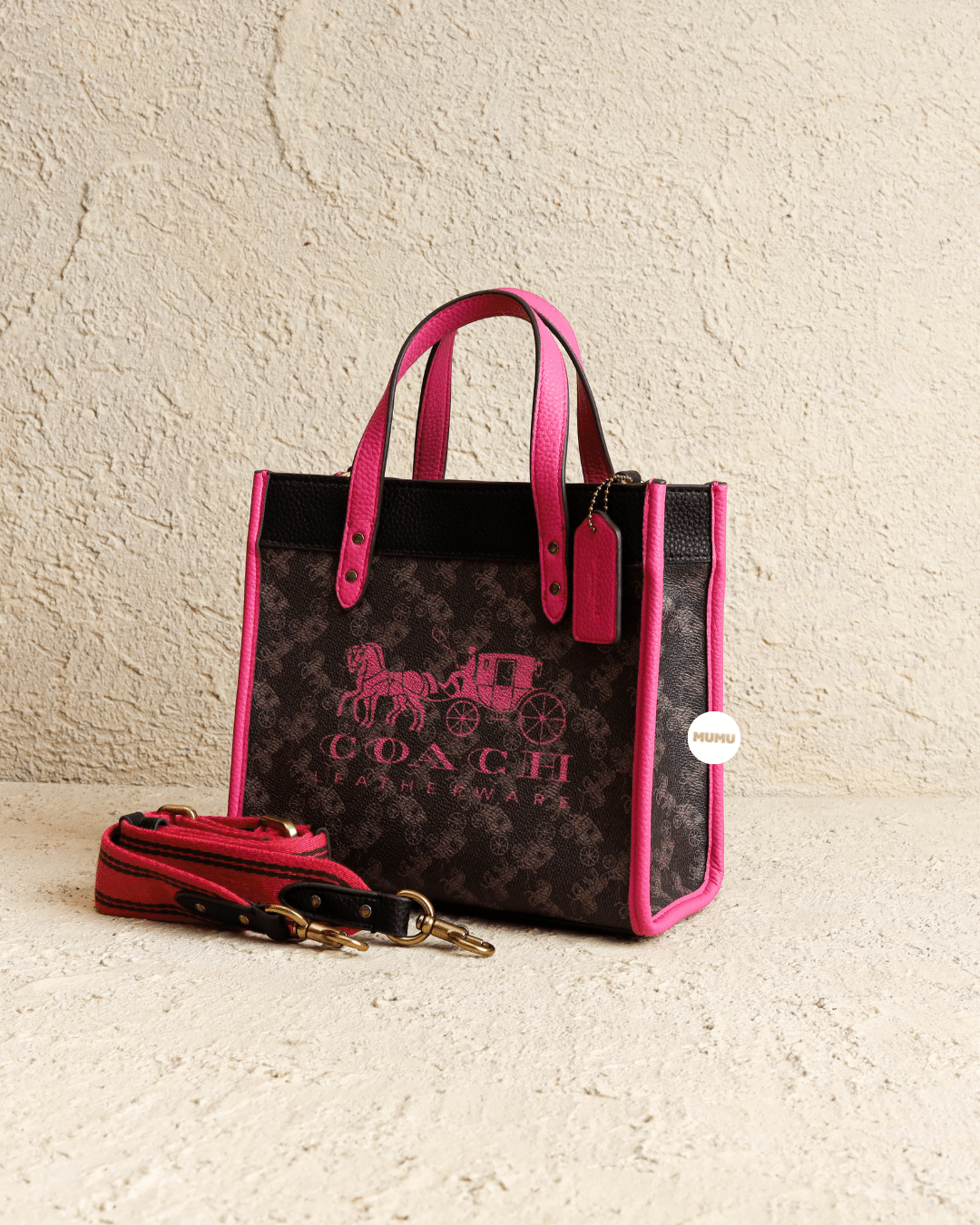 Field Tote 22 With Horse And Carriage Print And Carriage Badge Truffle Petunia